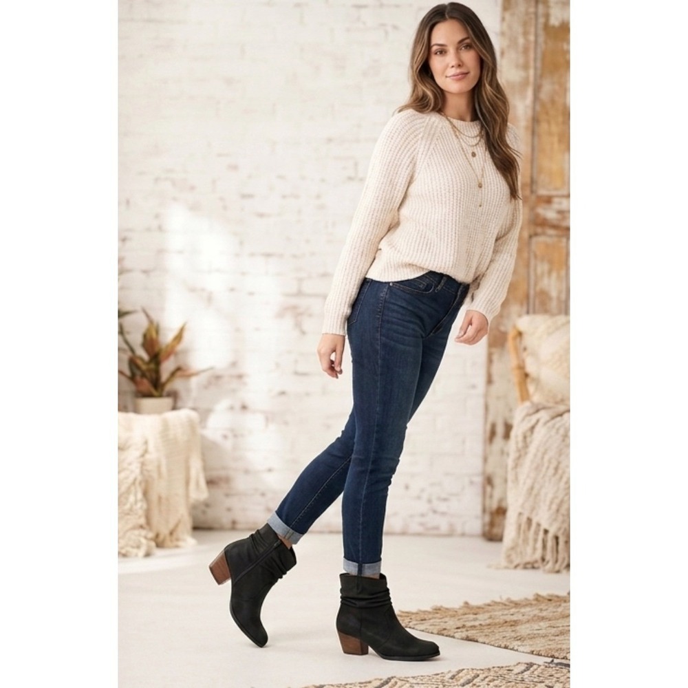 Bella Vita Black Suede Slouch Ankle Boots Block Heel Side Zip Booties Women 8.5M